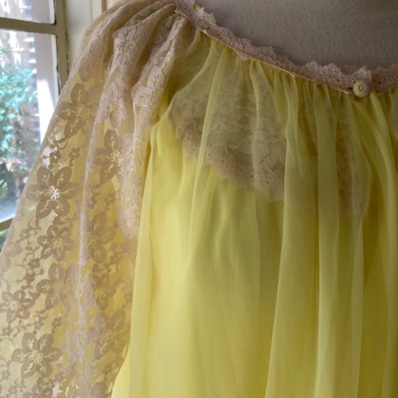 Vintage Canary Yellow Waltz Length Peignoir Set - Picture 8 of 15